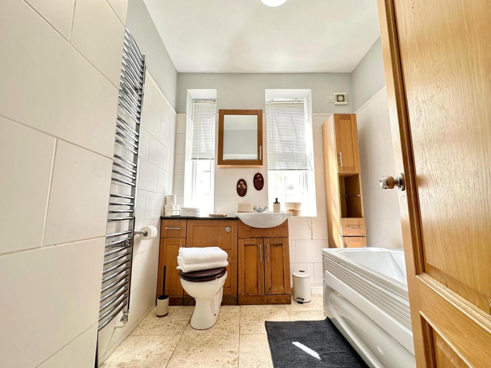 Regent's Park One Bedroom Apartment *