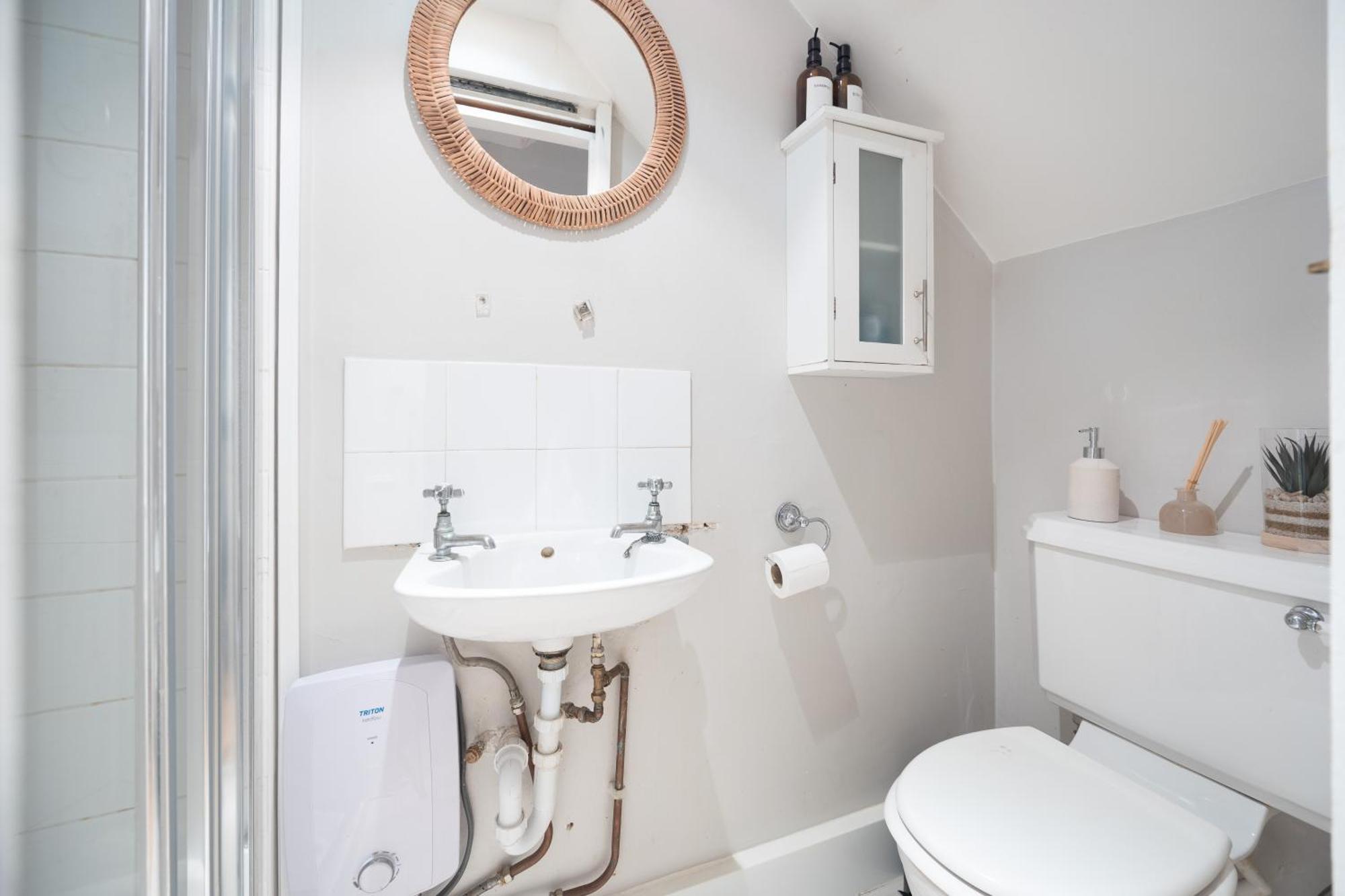 Apartment Elegant & Spacious - Minutes To Kensington