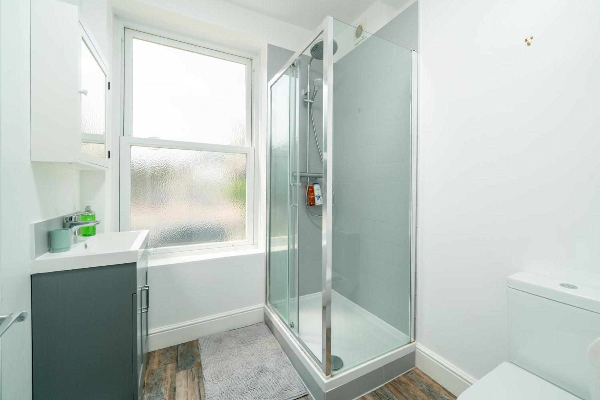 Lovely & Bright 1 Bedroom Flat In London's Zone 2 * London