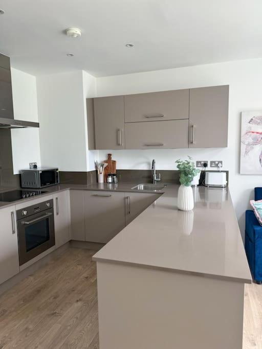 Apartamento Luxury 2 Bed 2 Bath 1 Min From Station Londres