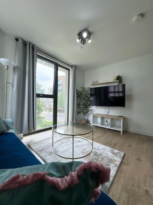 Luxury 2 Bed 2 Bath 1 Min From Station Apartamento Londres