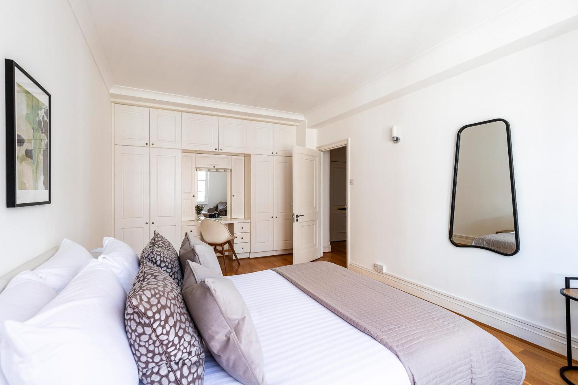 Apartment Modern 2 Bedroom Flat Near Queensway *