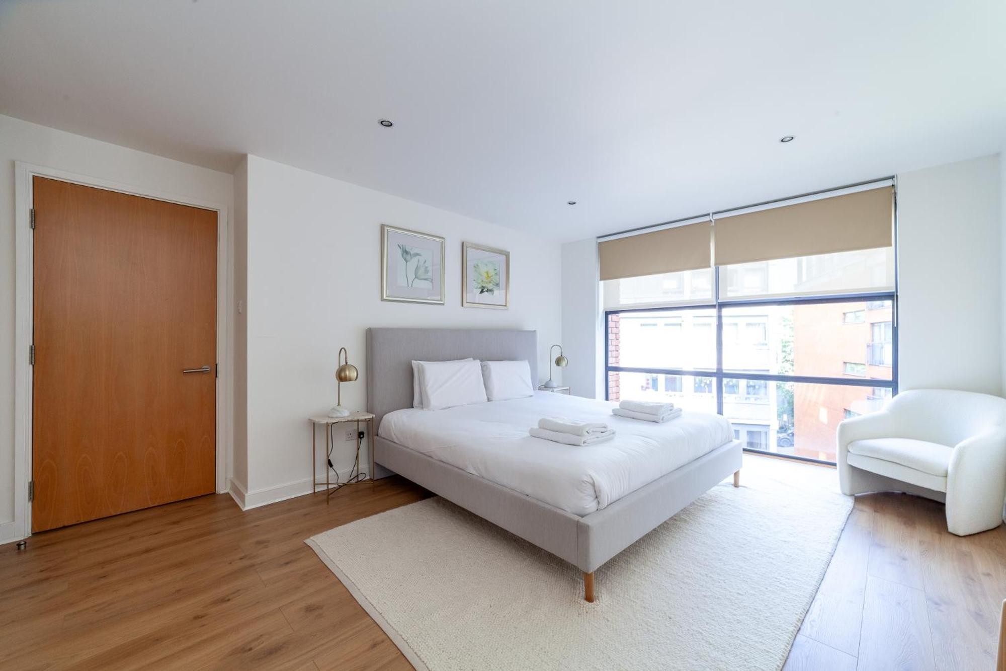 A Stylish Newly Refurbished Flat With Access Apartment *