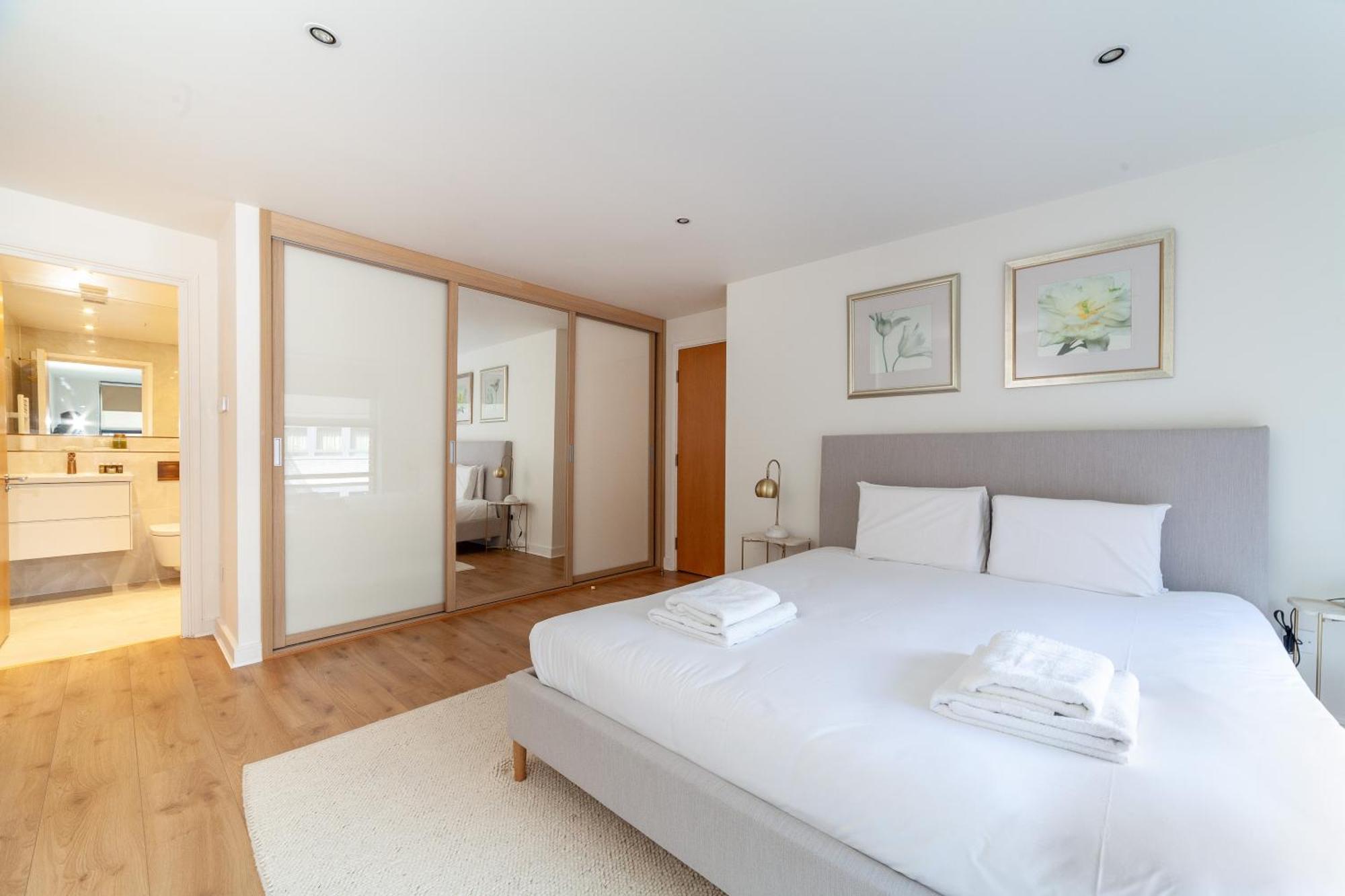 A Stylish Newly Refurbished Flat With Access Apartment *