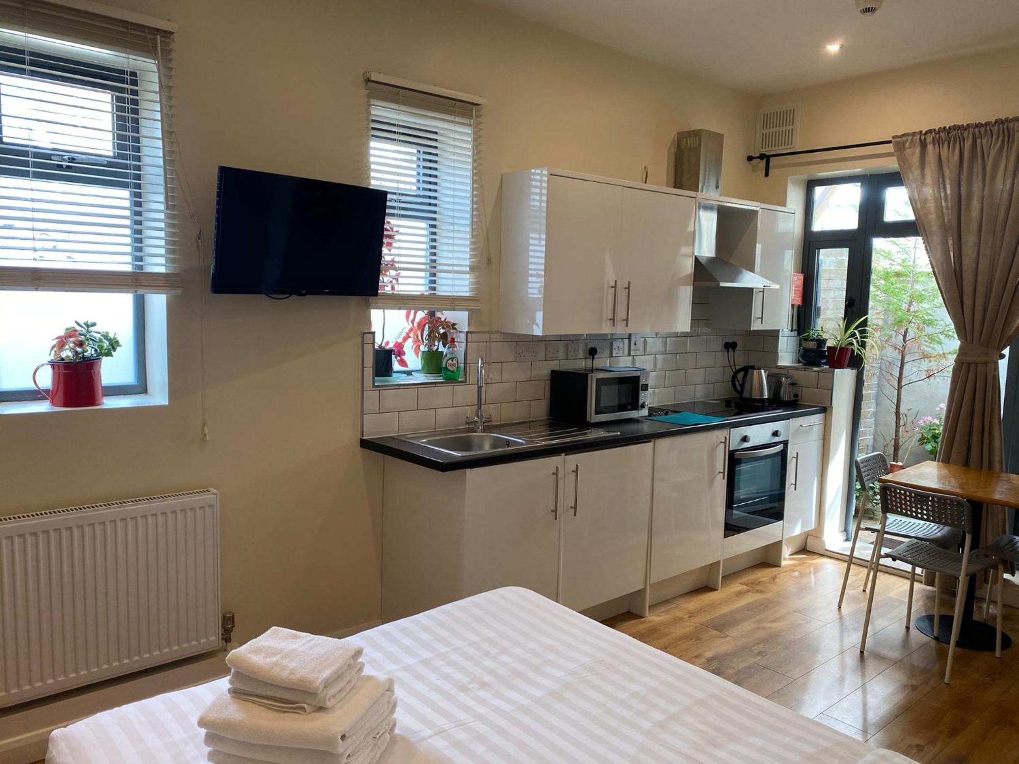 Lyall 3* London