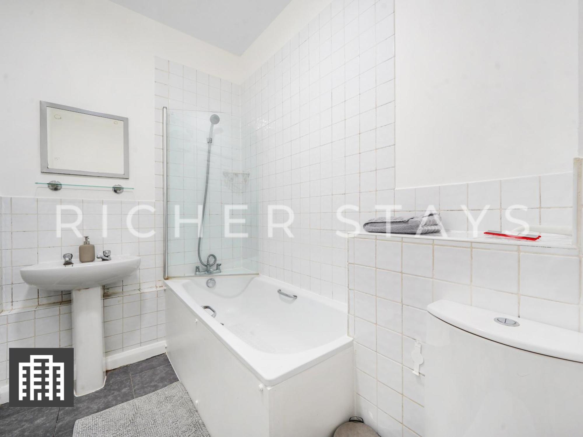 Stylish Canary Wharf Apt, Corporates And Tourists Apartment