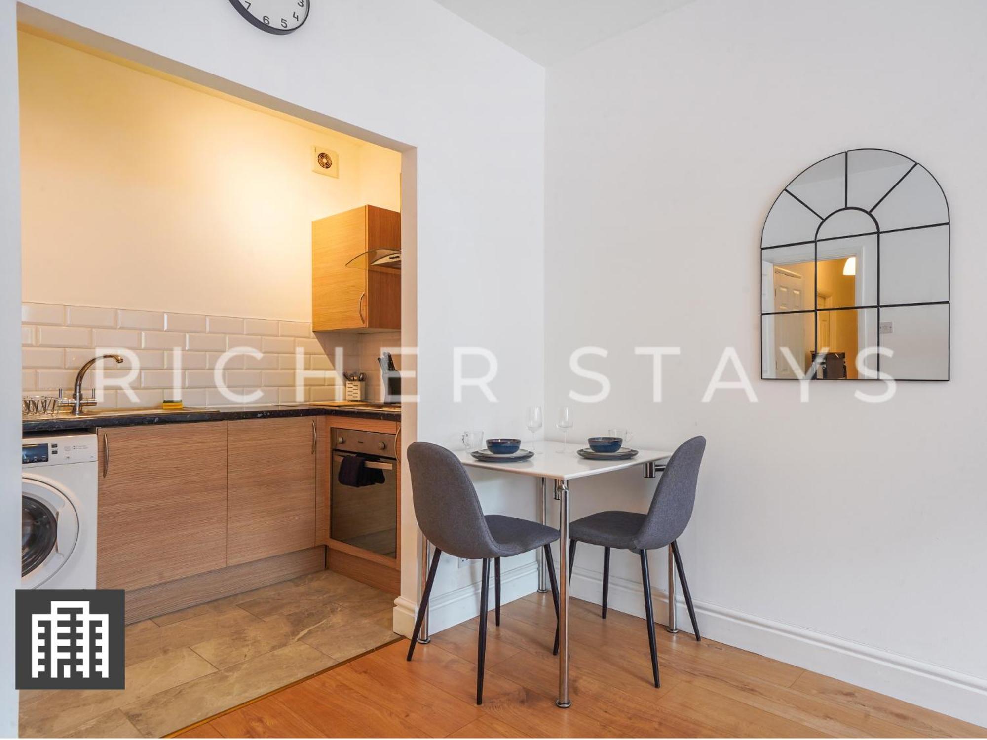 Stylish Canary Wharf Apt, Corporates And Tourists Apartment *