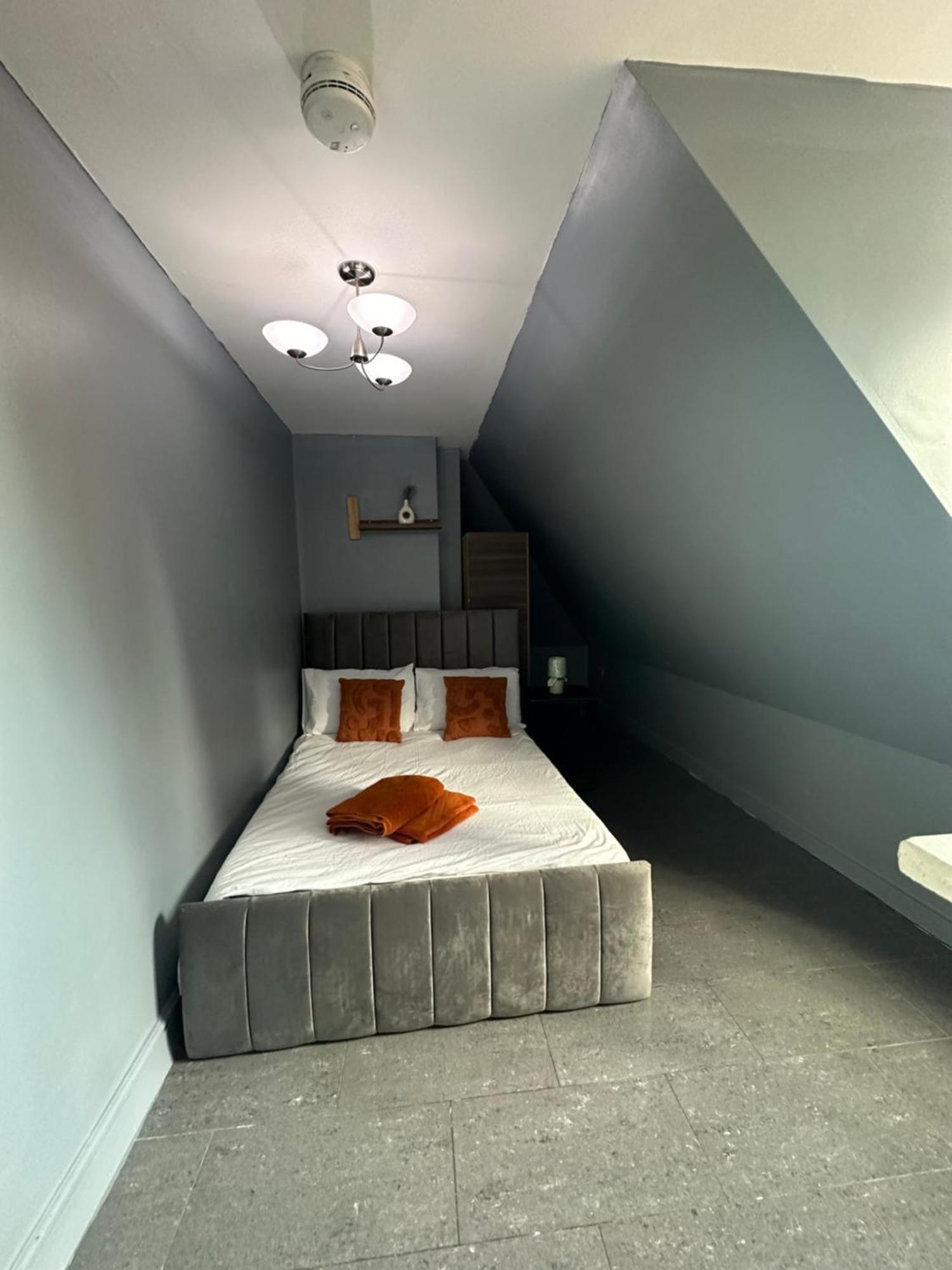 Hospedagem domiciliar Luxury In Rooftop Penthouse In Central London, Shared Flat *