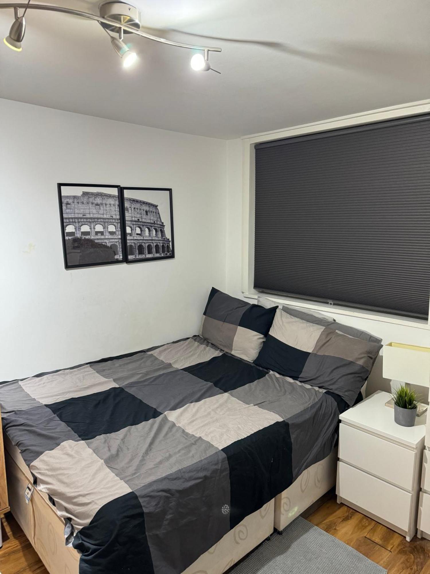 Double Bed With En-suite & Free Parking In Cricklewood Nw2 Hospedagem domiciliar Londres