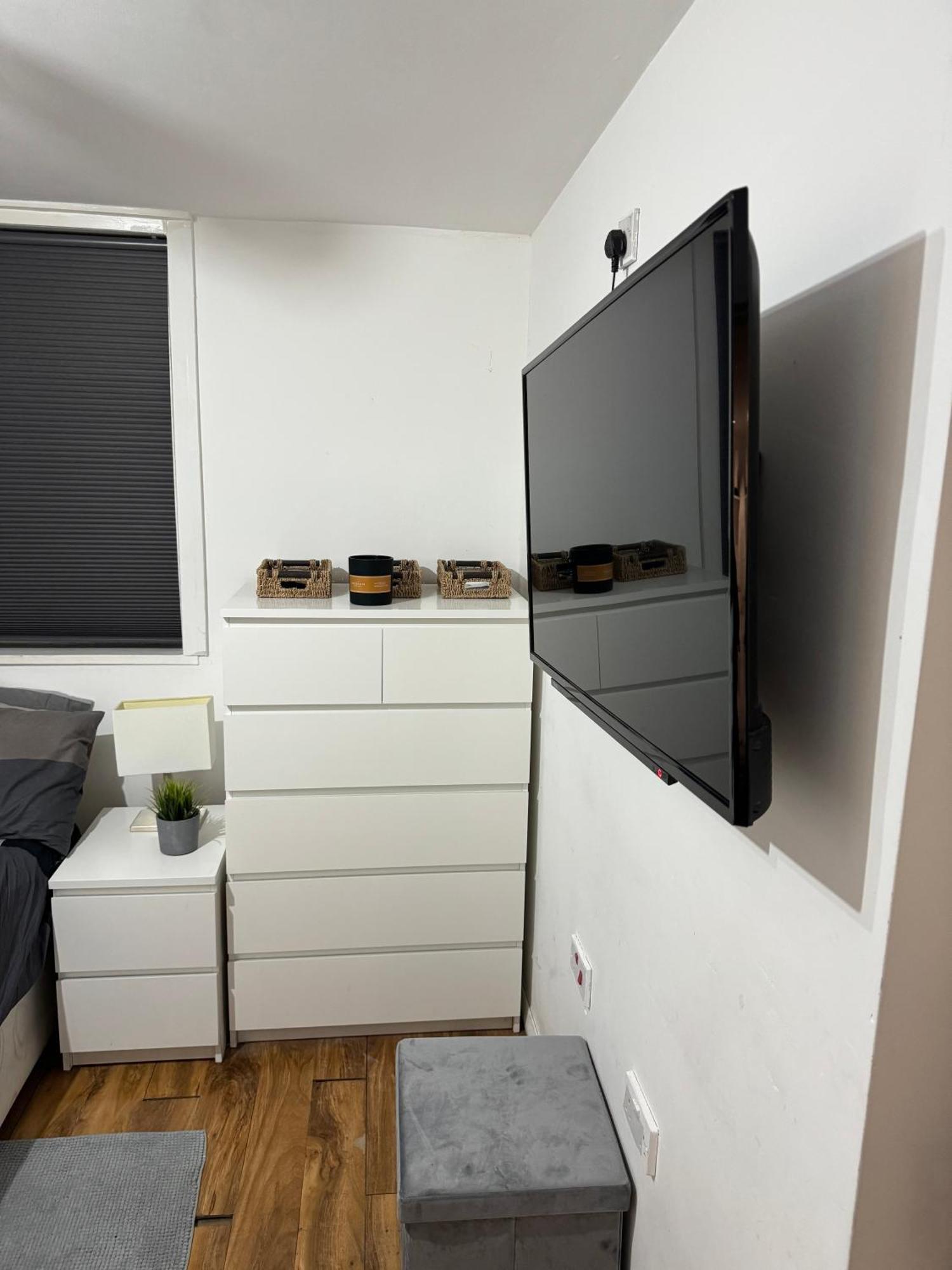 Double Bed With En-suite & Free Parking In Cricklewood Nw2 Londres