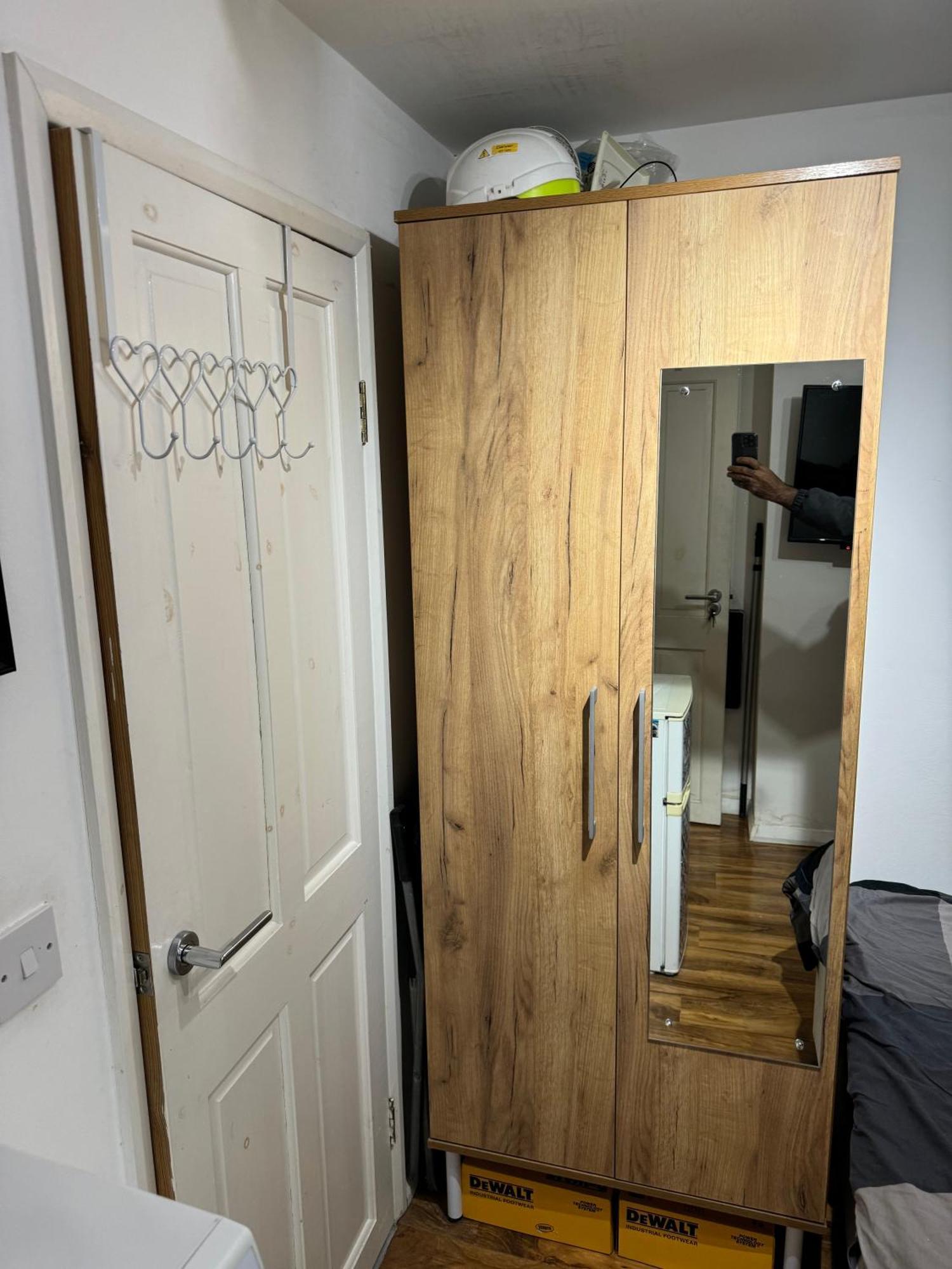 Hospedagem domiciliar Double Bed With En-suite & Free Parking In Cricklewood Nw2 Londres