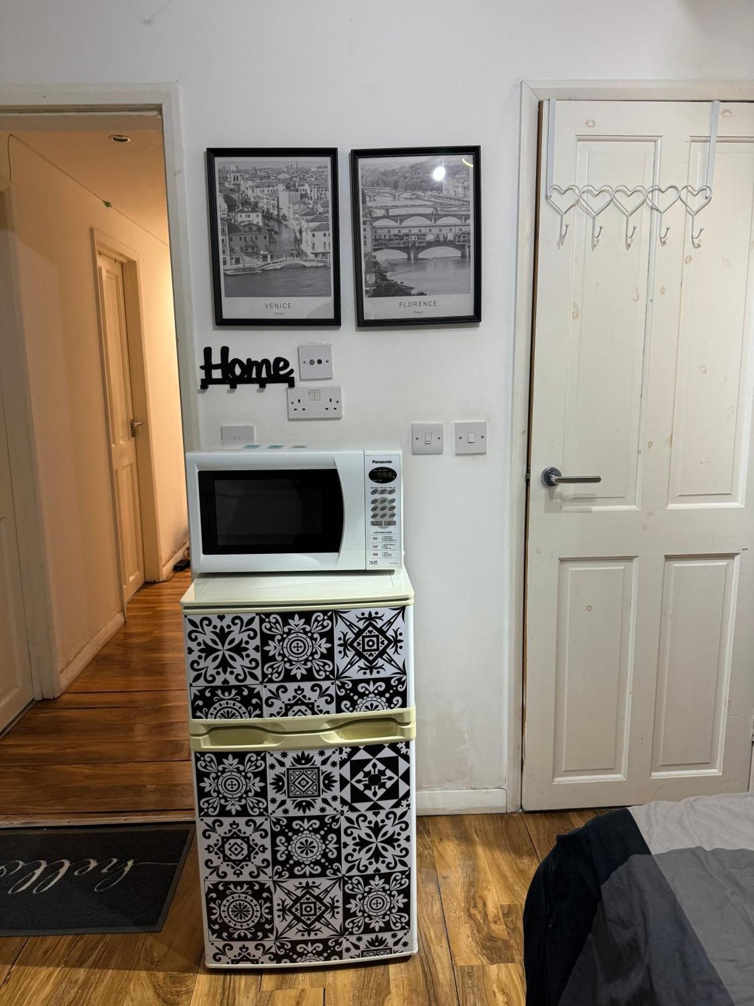 Double Bed With En-suite & Free Parking In Cricklewood Nw2 Hospedagem domiciliar *