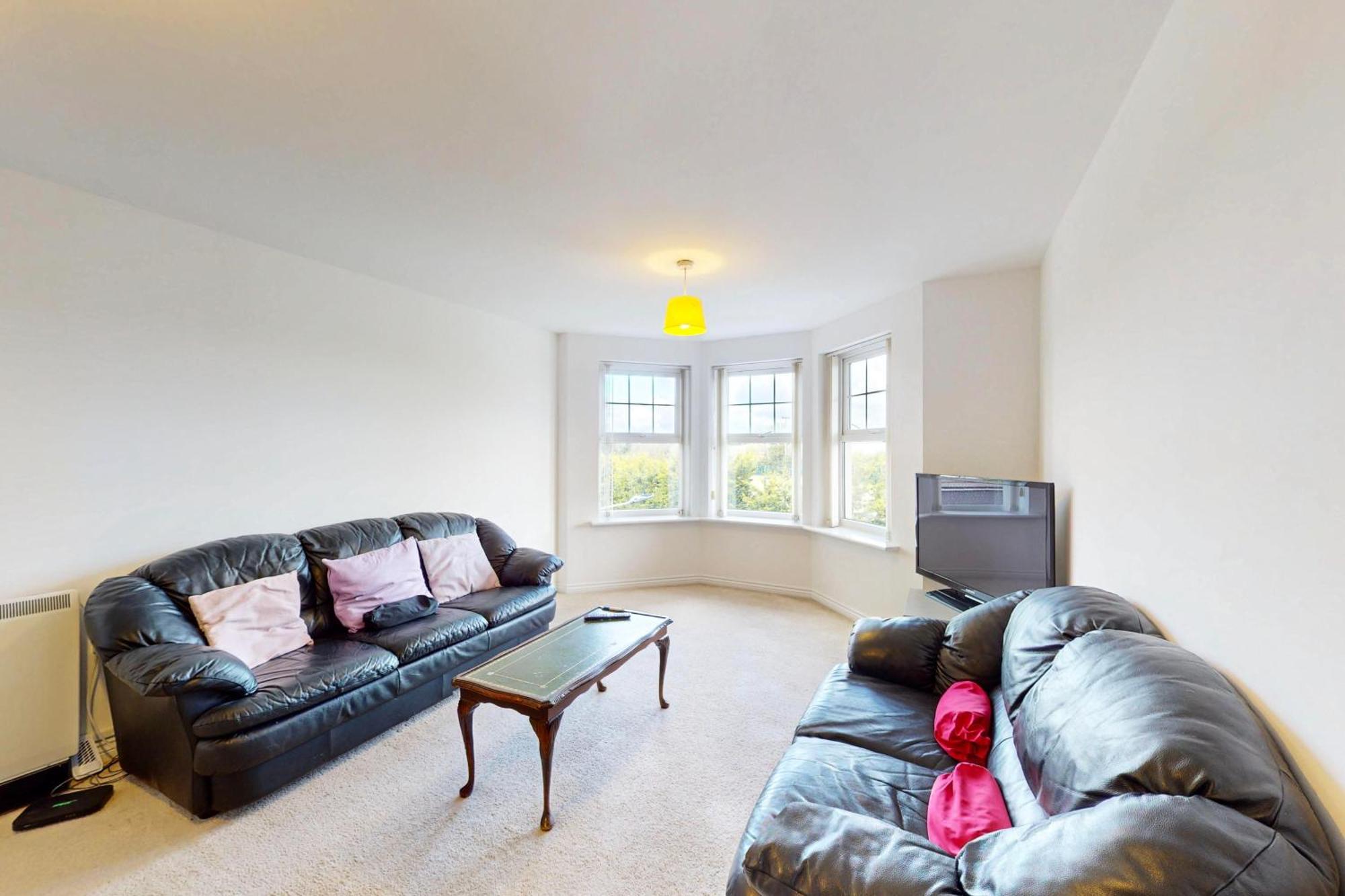 2 Bed With Free Parking & Lift - 3 Min To Station London