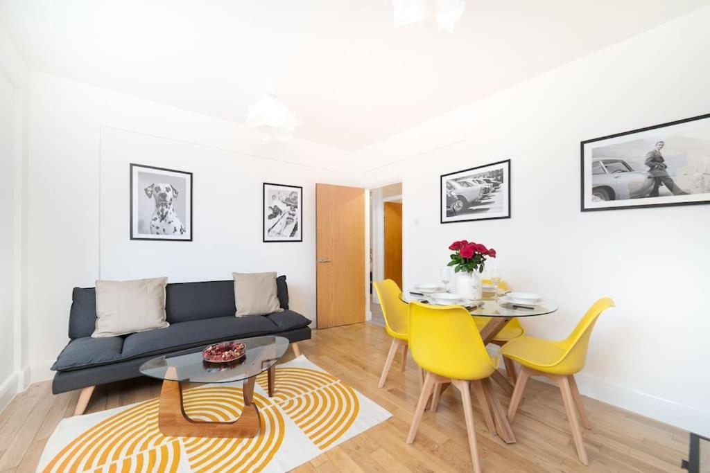 Two Bedroom By Buonomo Short Lets & Serviced In Balham With Balcony * London