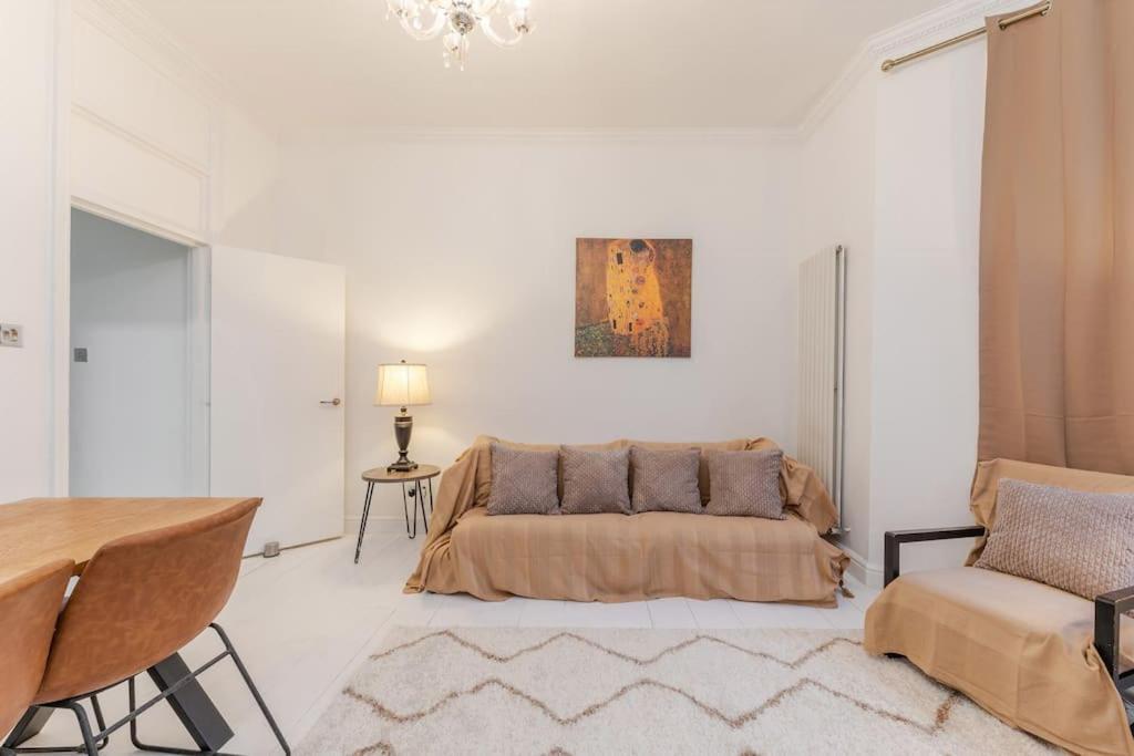 Apartment Spacious And Modern Duplex With Garden