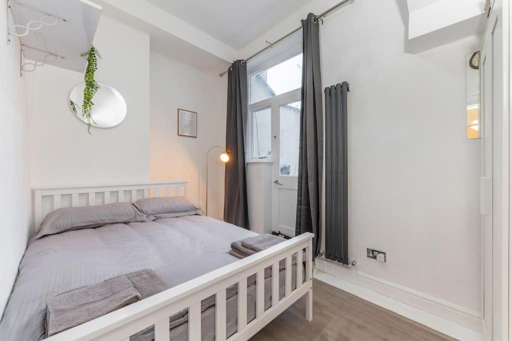 Spacious And Modern Duplex With Garden Apartment *