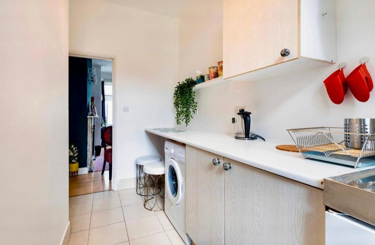 Apartment Colourful Flat *