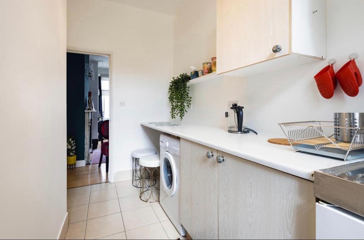 Colourful Flat Apartment *