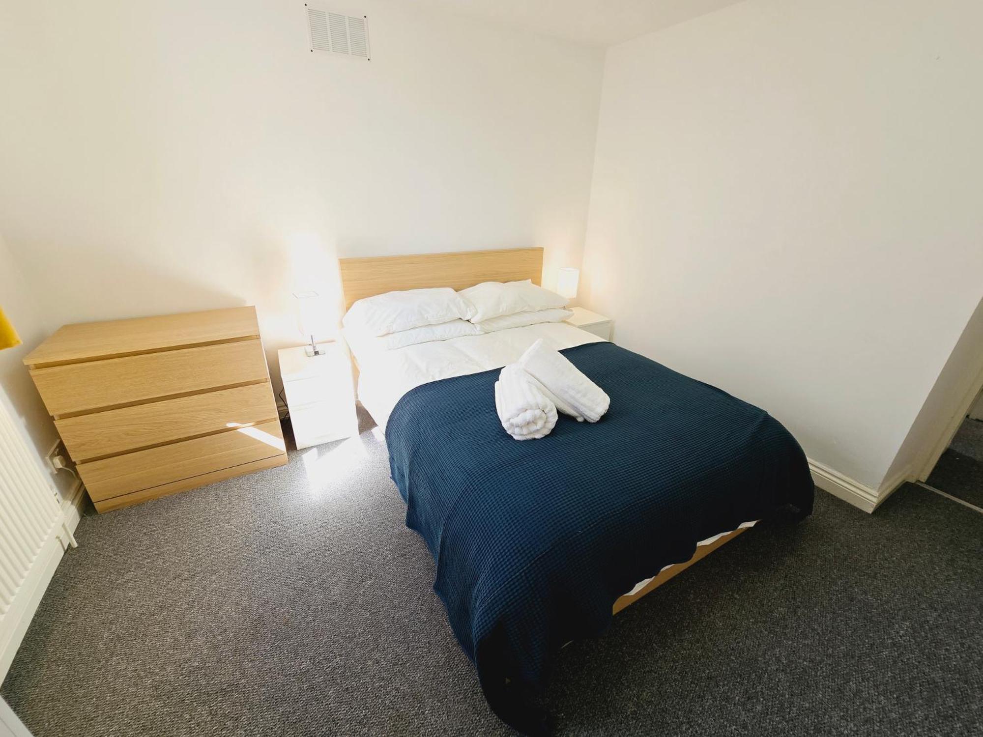 Apartment The Flat - 2 Bedroom London
