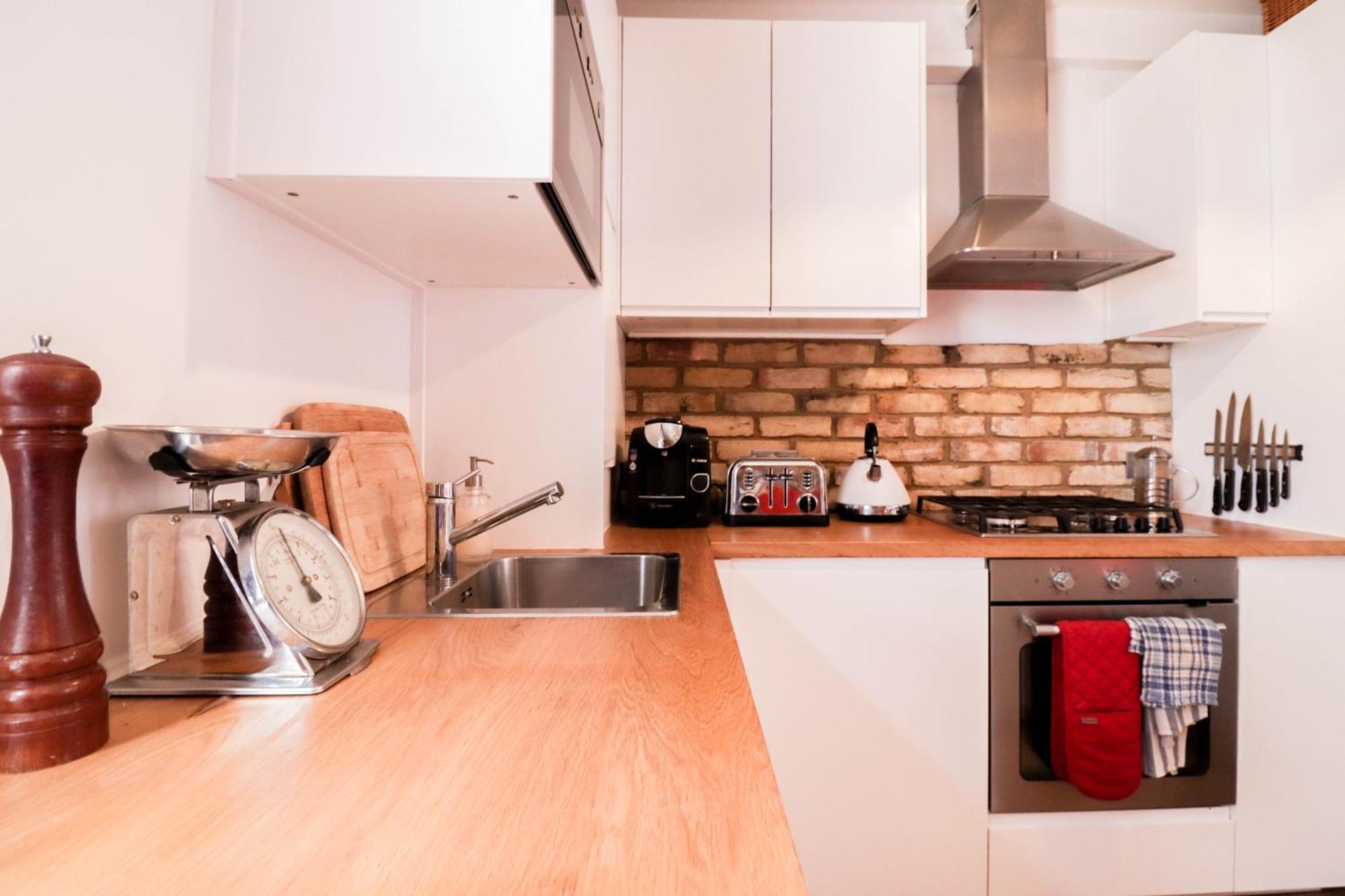 1 Bed Near Regents Park Apartment *