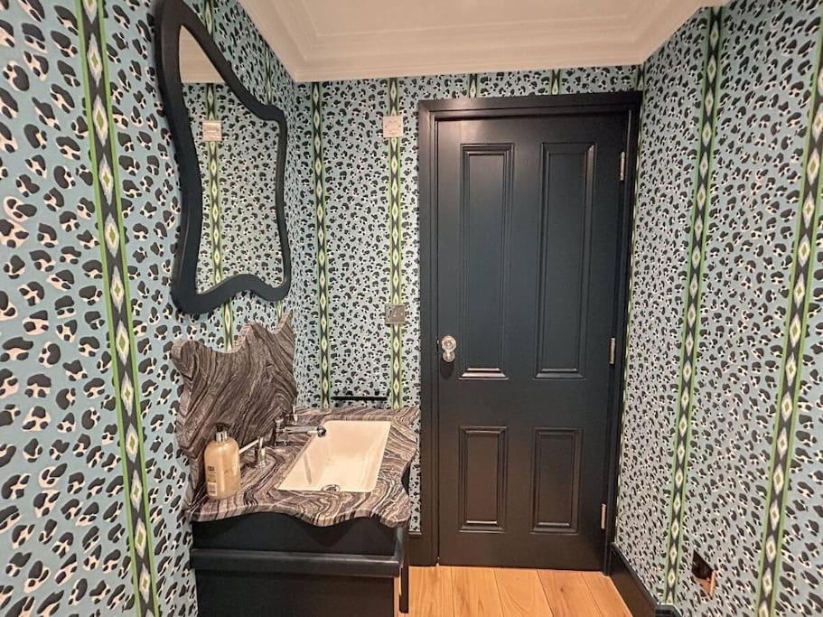Apartment Luxurious In A Prestigious Location