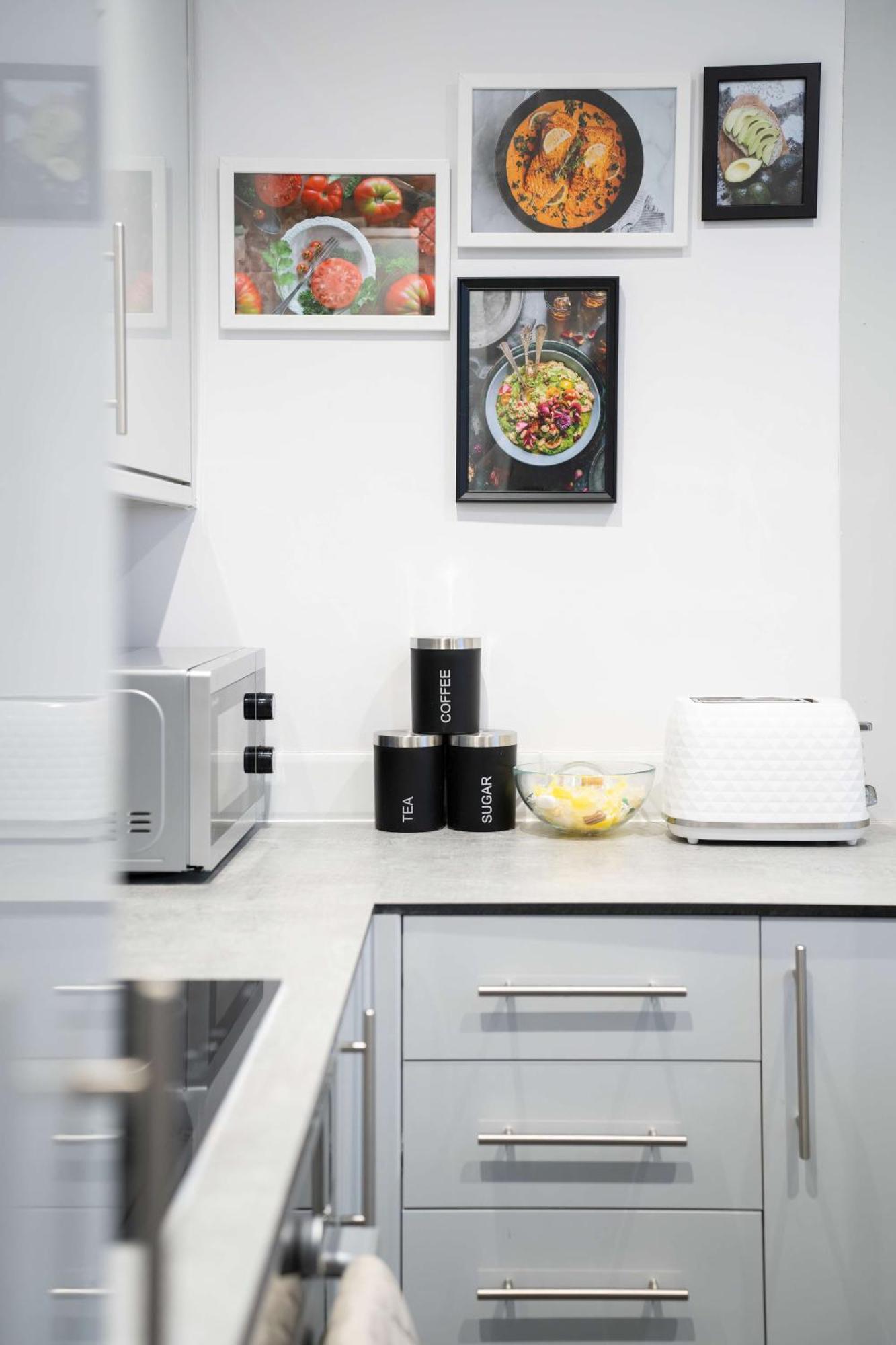Modern Two Bed Kensington With Free Wifi Apartment London