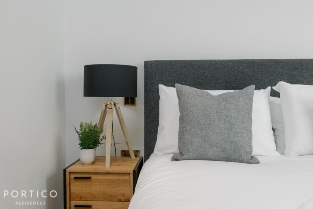 Apartment Stunning 2-bed With Pool In Nine Elms London