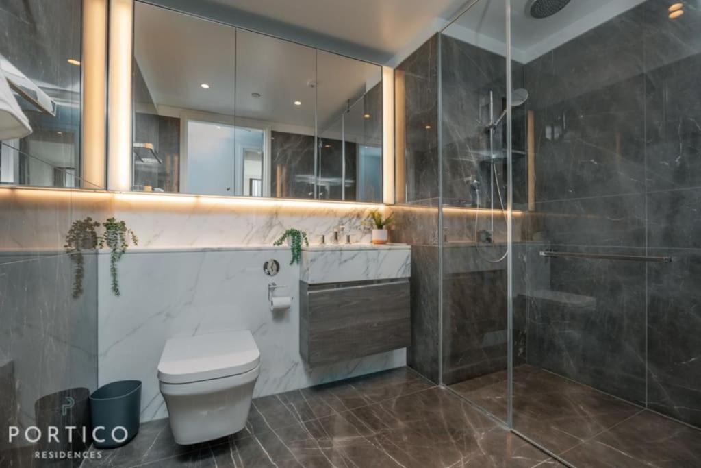 Stunning 2-bed With Pool In Nine Elms * London
