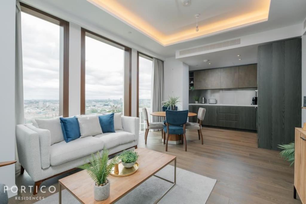Stunning 2-bed With Pool In Nine Elms * London