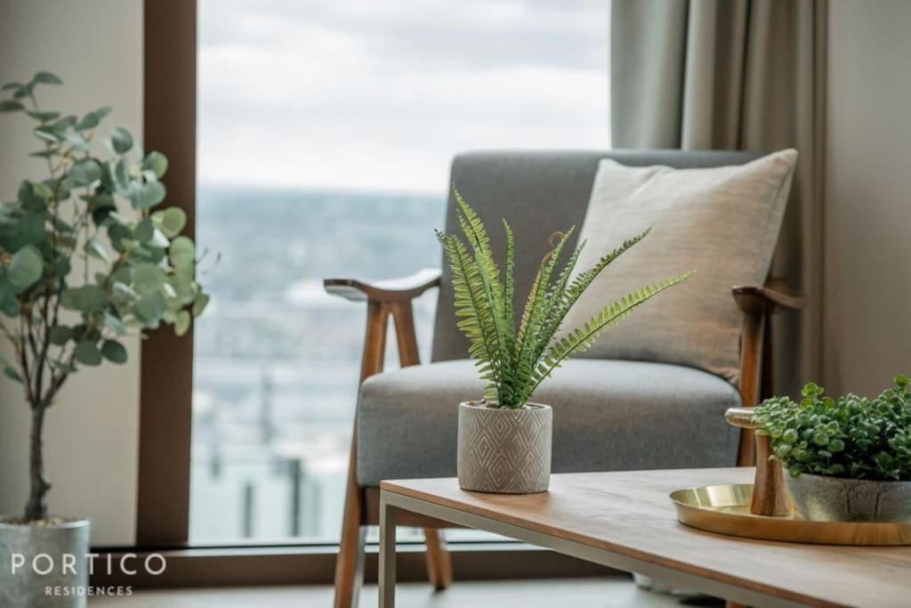 Apartment Stunning 2-bed With Pool In Nine Elms London