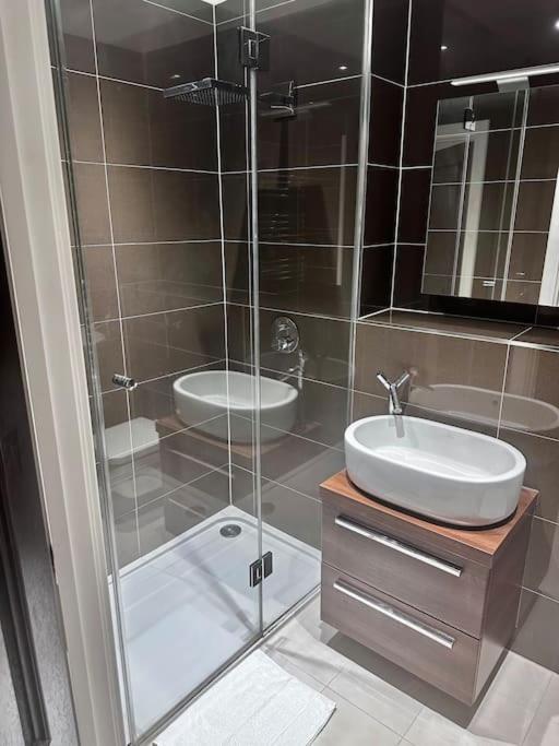 Beautiful 3bed3bath Kensington Apartment London