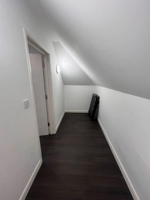 4 Guest Penthouse In Cricklewood Near Tube