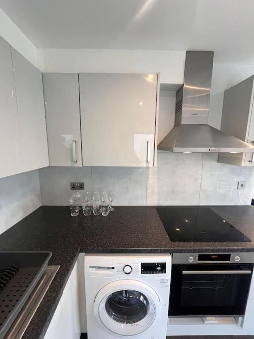 Apartment 4 Guest Penthouse In Cricklewood Near Tube