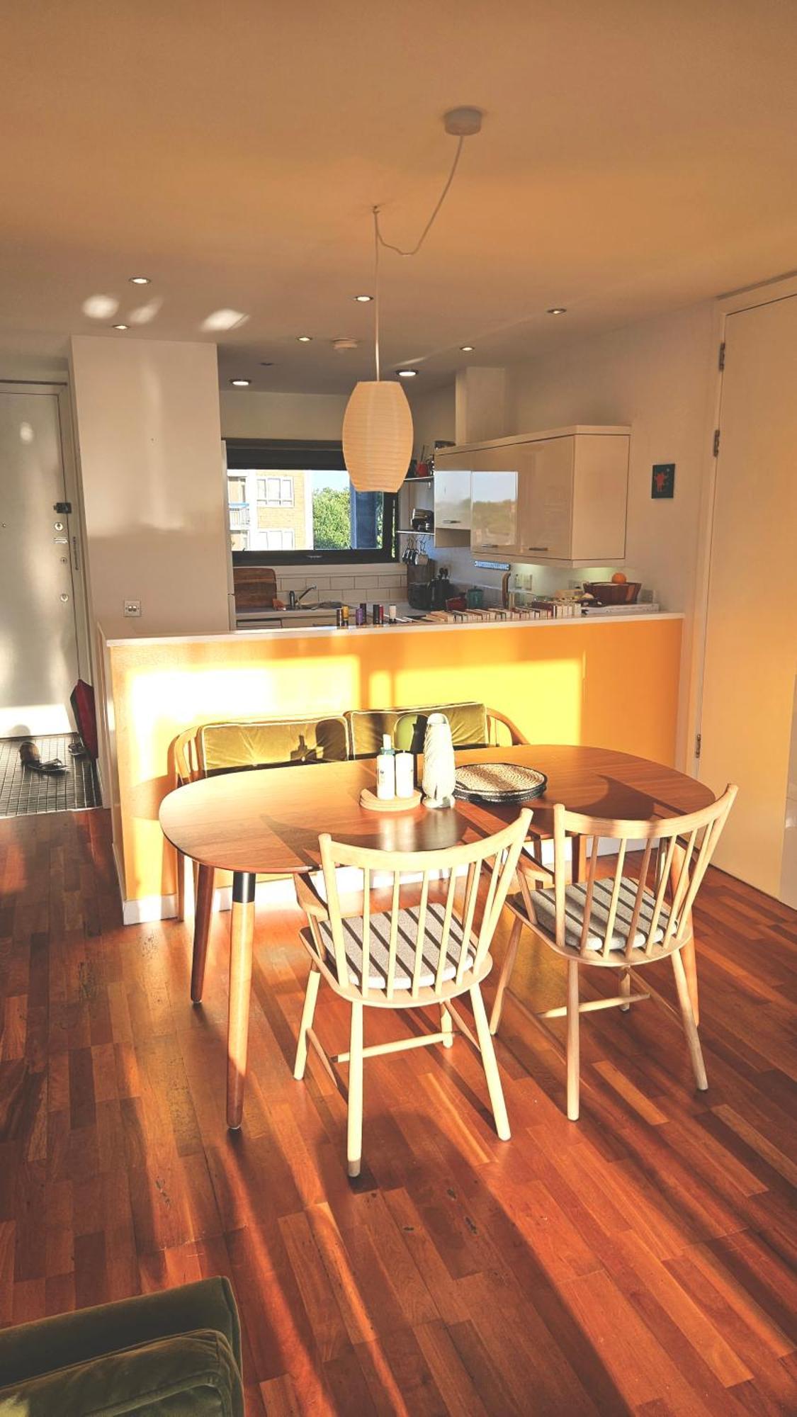 Roof Terrace, 2-bed 2-bath, Stoke Newington Apartamento *