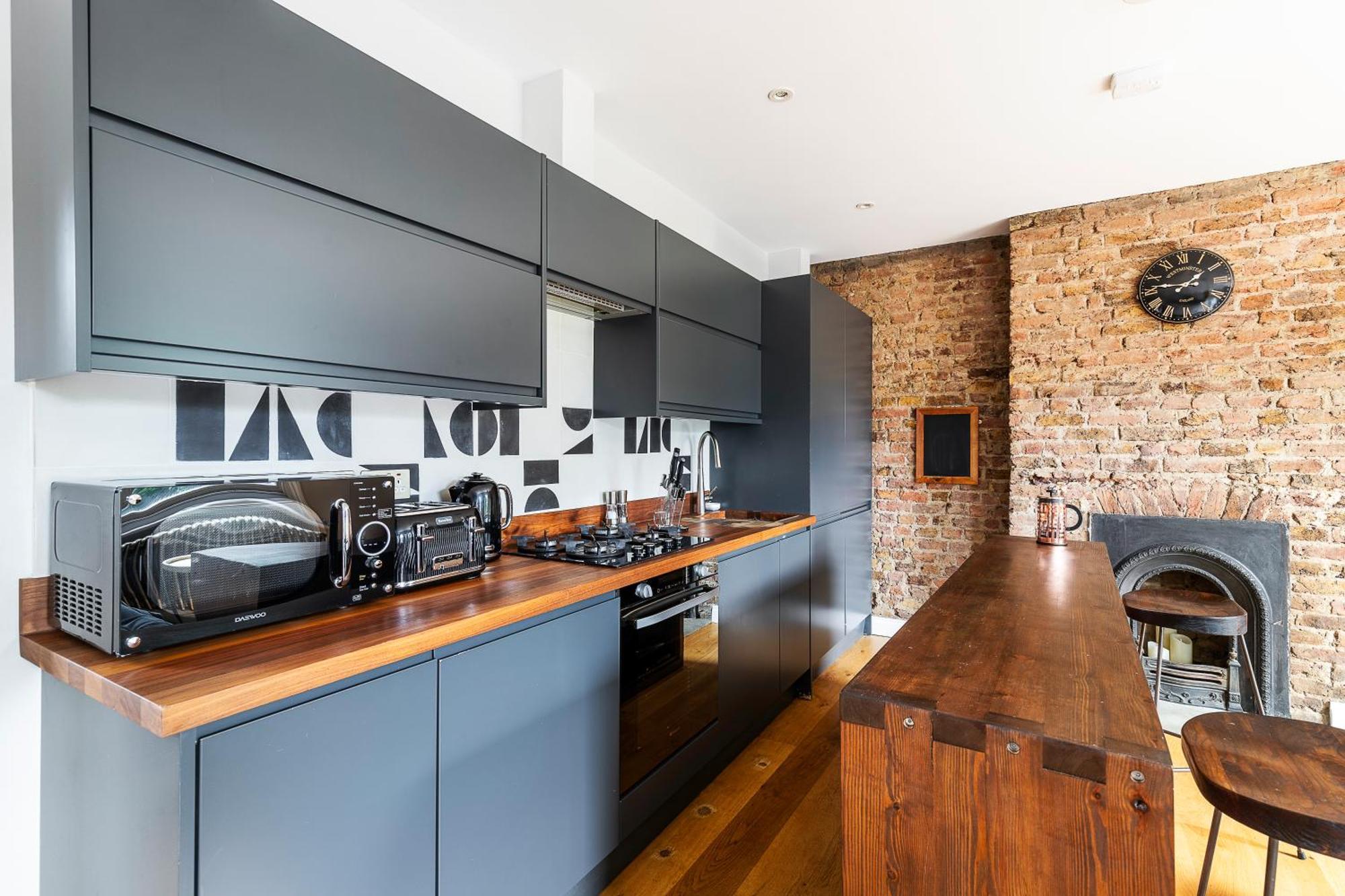 Rustic And Contemporary Haven In Brixton Apartment