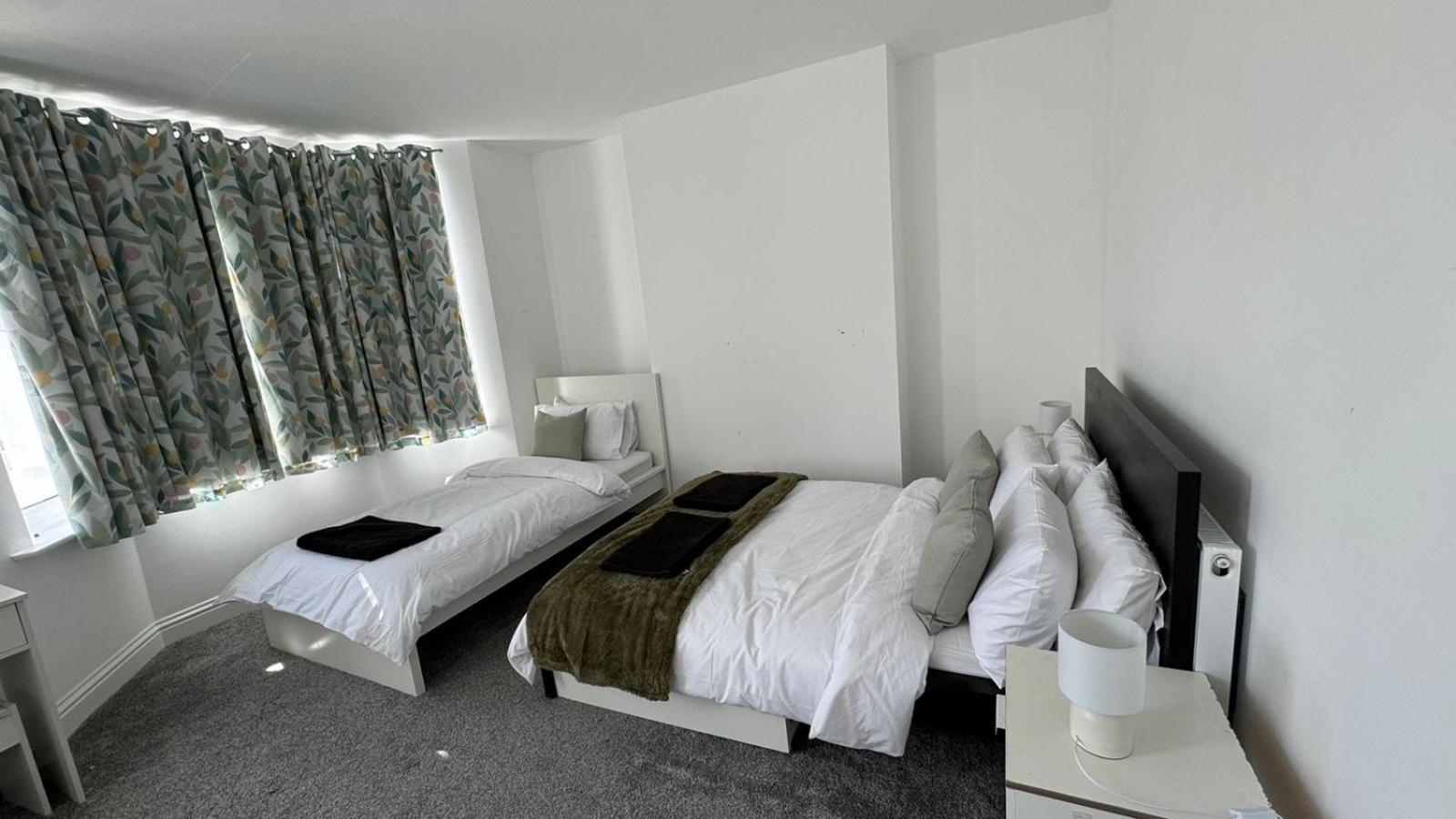 Homestay Comfortable - Only 6-mins Walk From Underground Station London