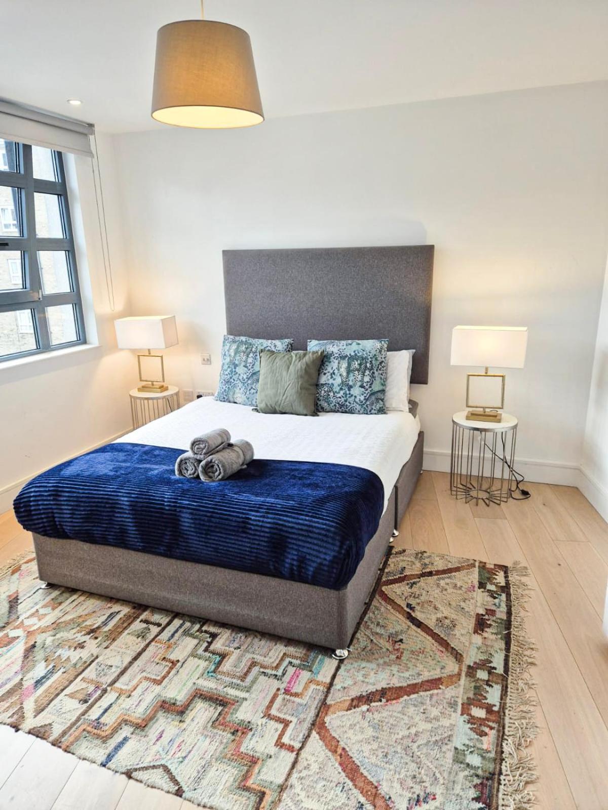 Apartment Modern & 3bedroom Flat With Pvt Balcony Steps From Regent's Park *