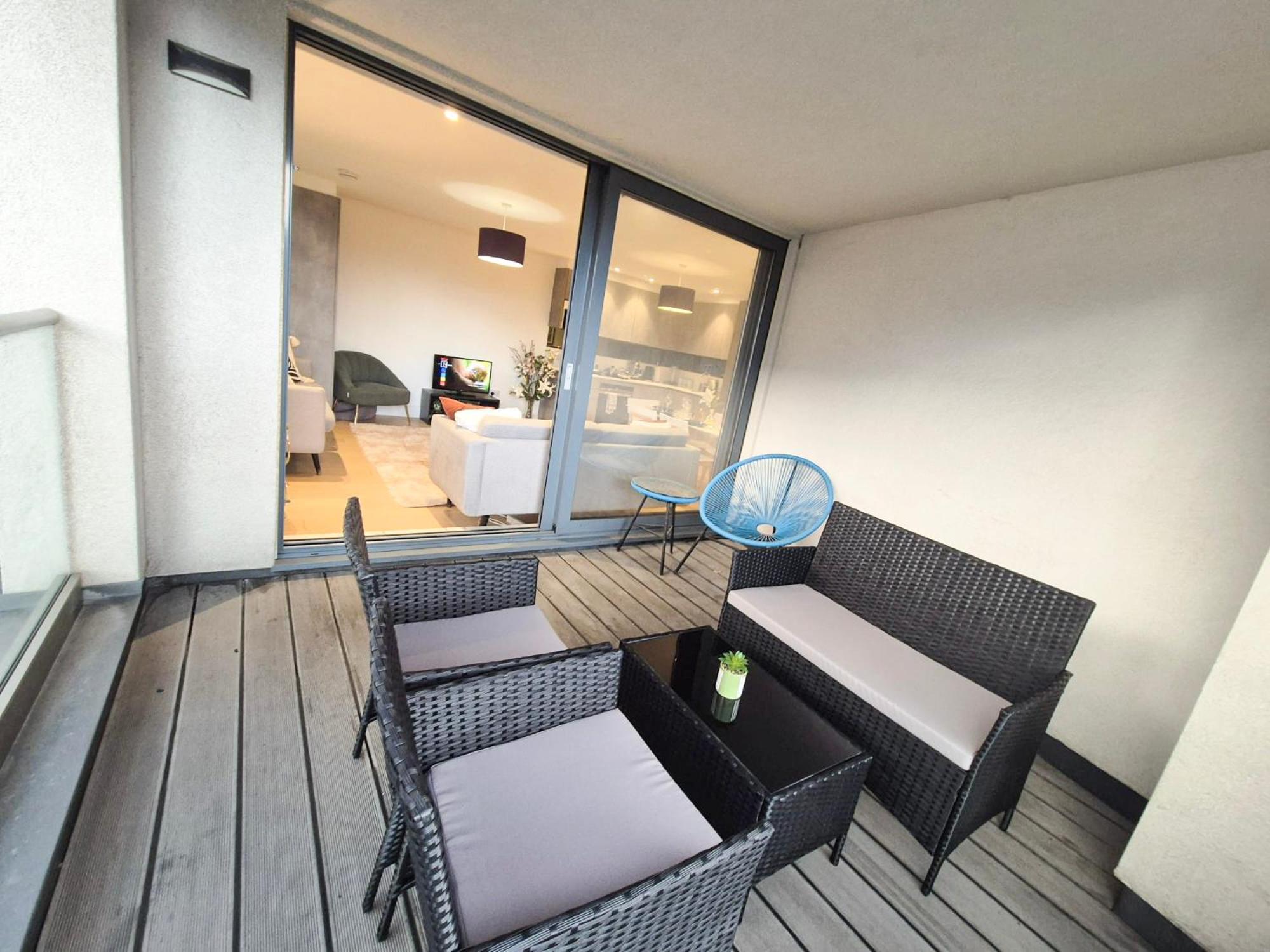 Modern & 3bedroom Flat With Pvt Balcony Steps From Regent's Park London