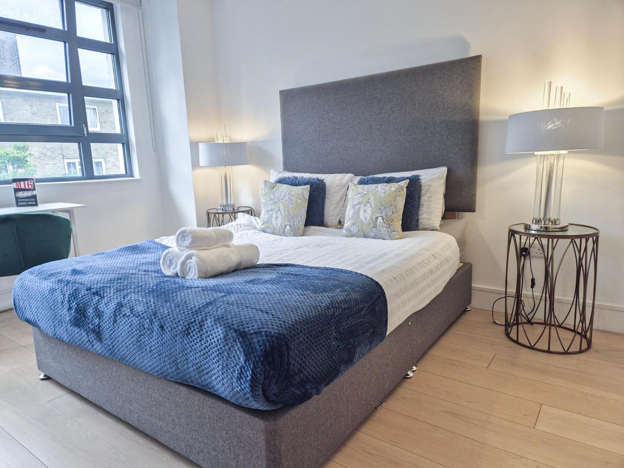 Modern & 3bedroom Flat With Pvt Balcony Steps From Regent's Park Apartment