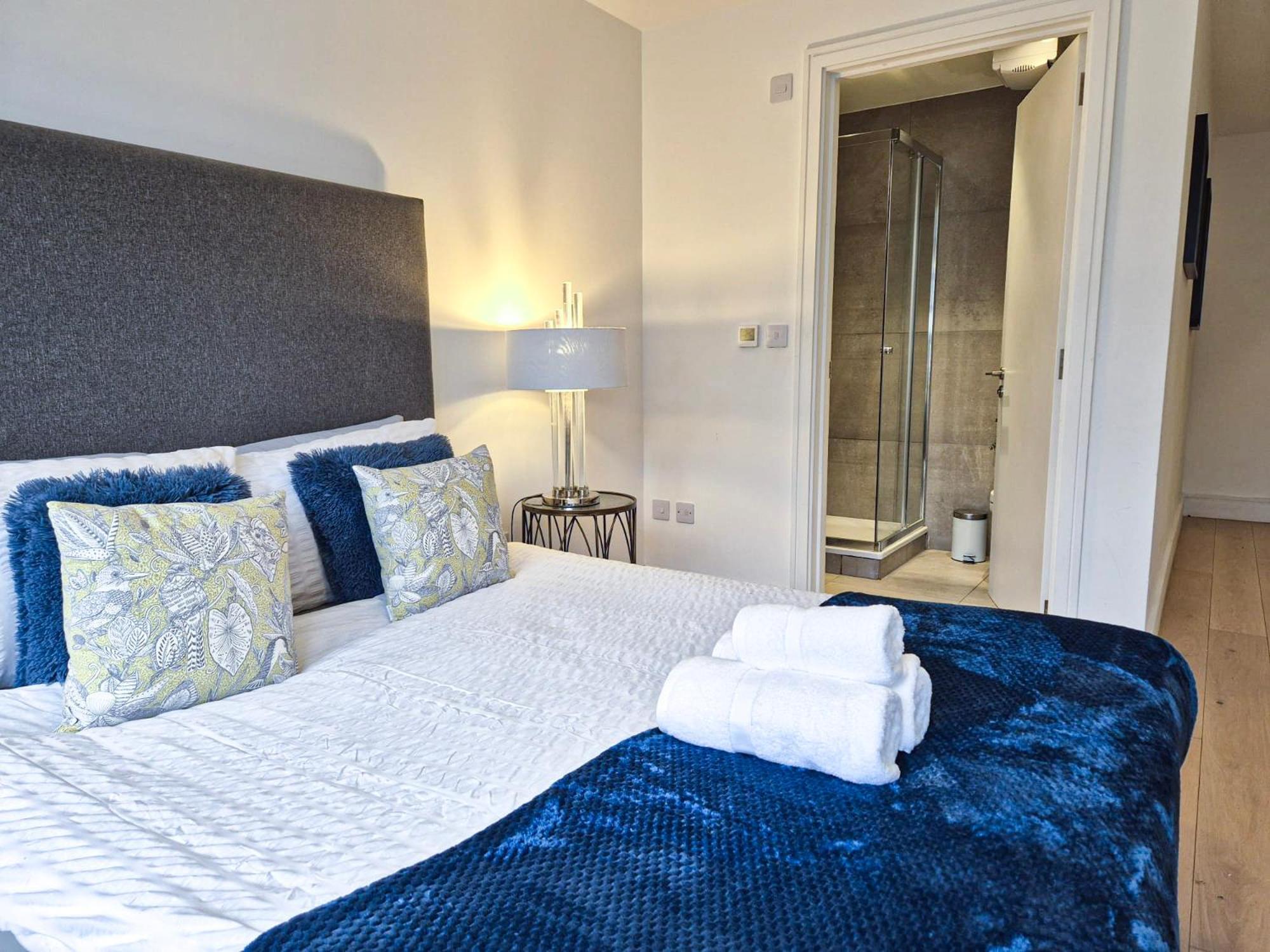 Apartment Modern & 3bedroom Flat With Pvt Balcony Steps From Regent's Park London