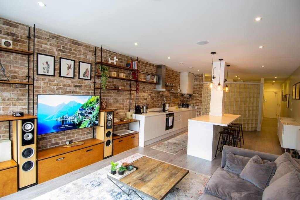 Modern In The Heart Of Londres