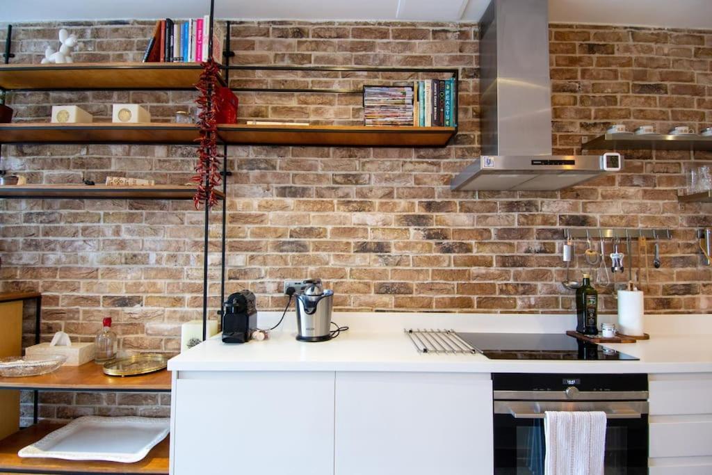 Modern In The Heart Of Londres