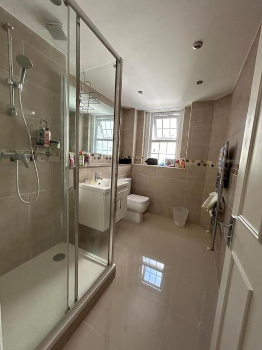 Elegant Flat In St Johns Wood Apartment