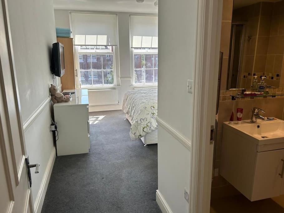 Elegant Flat In St Johns Wood * London