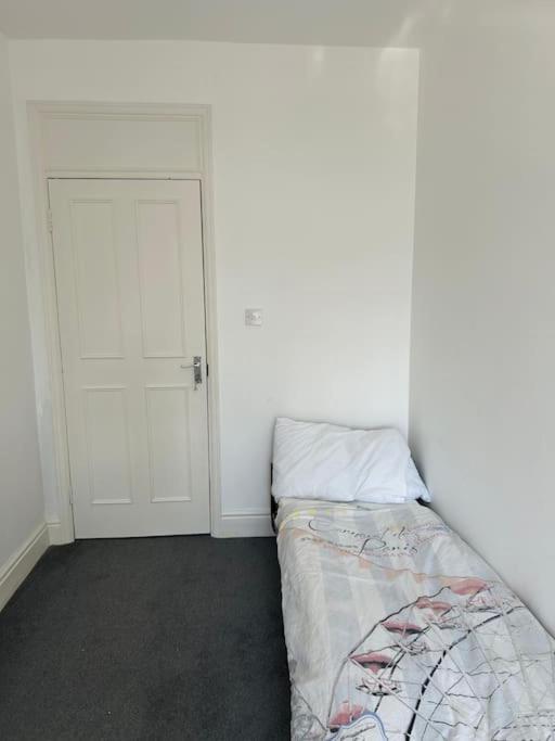 Elegant Flat In St Johns Wood Apartment