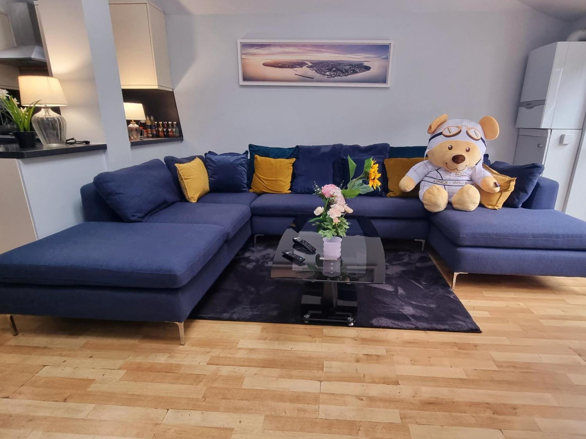 Chic Double Room, 20 Mins To London, Supermarkets, Shops, Bars, Metro Few Mins Walk Hospedagem domiciliar Londres