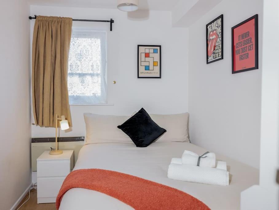 Tranquil 2 Bed Near Downtown & Free Parking Apartment