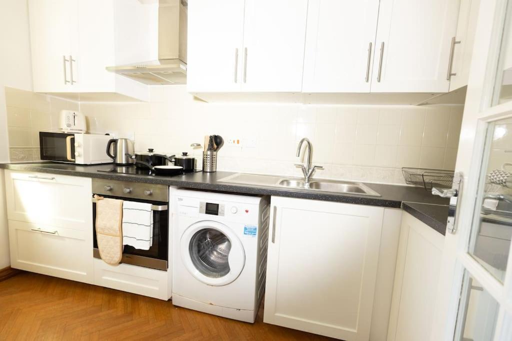 Apartment Tranquil 2 Bed Near Downtown & Free Parking