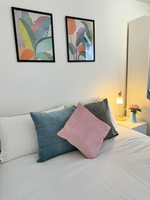Tranquil 2 Bed Near Downtown & Free Parking * London