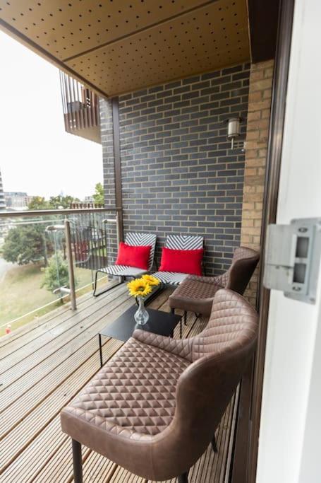 Stylish 3 Bed Near Downtown & Free Parking Apartamento Londres